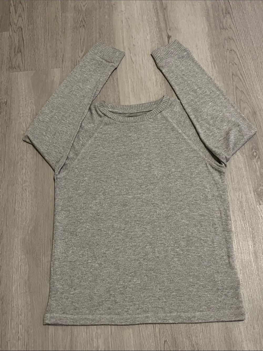 Women's Long-Sleeve Crewneck Tee in Heather Gray